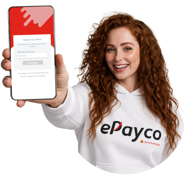 Mujer mostrando una pantalla de Recaudo ePayco en su teléfono